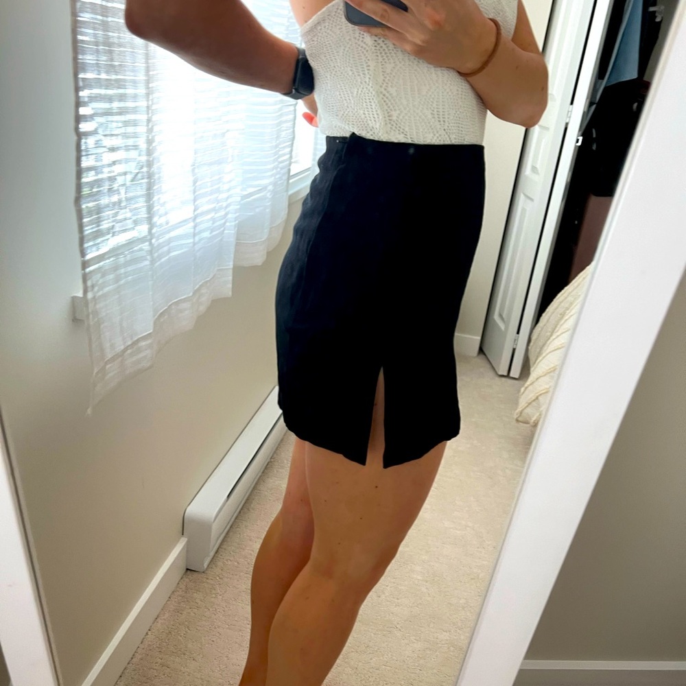Short linen blend skirt